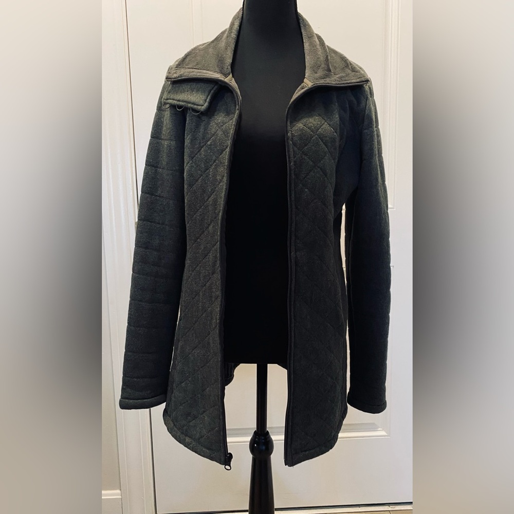 The North Face Women's Quilted Jacket - Charcoal Gray